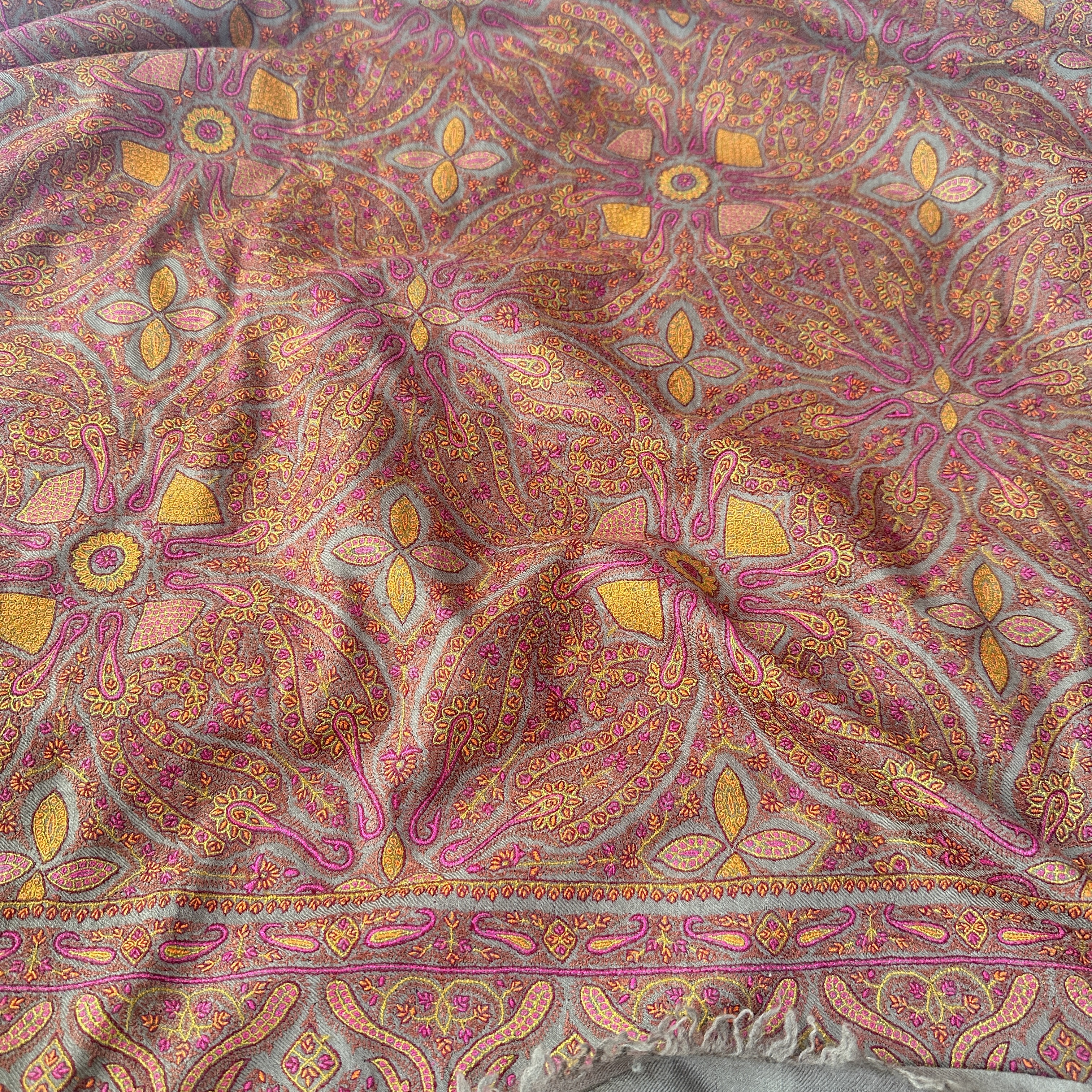 QR认证棉线帝王绣 微针满绣粉橘色调藏品克什米尔纯手工披肩