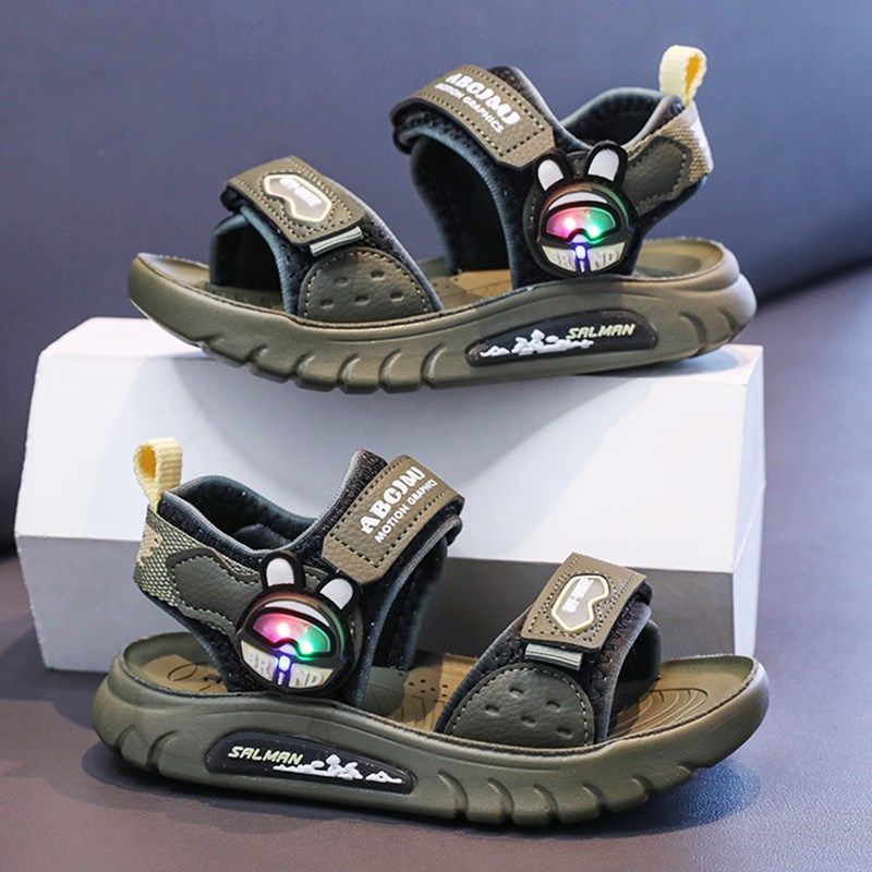 亮灯凉鞋男童2025新款夏季帅y气软底防滑沙滩鞋儿童运动凉拖鞋男