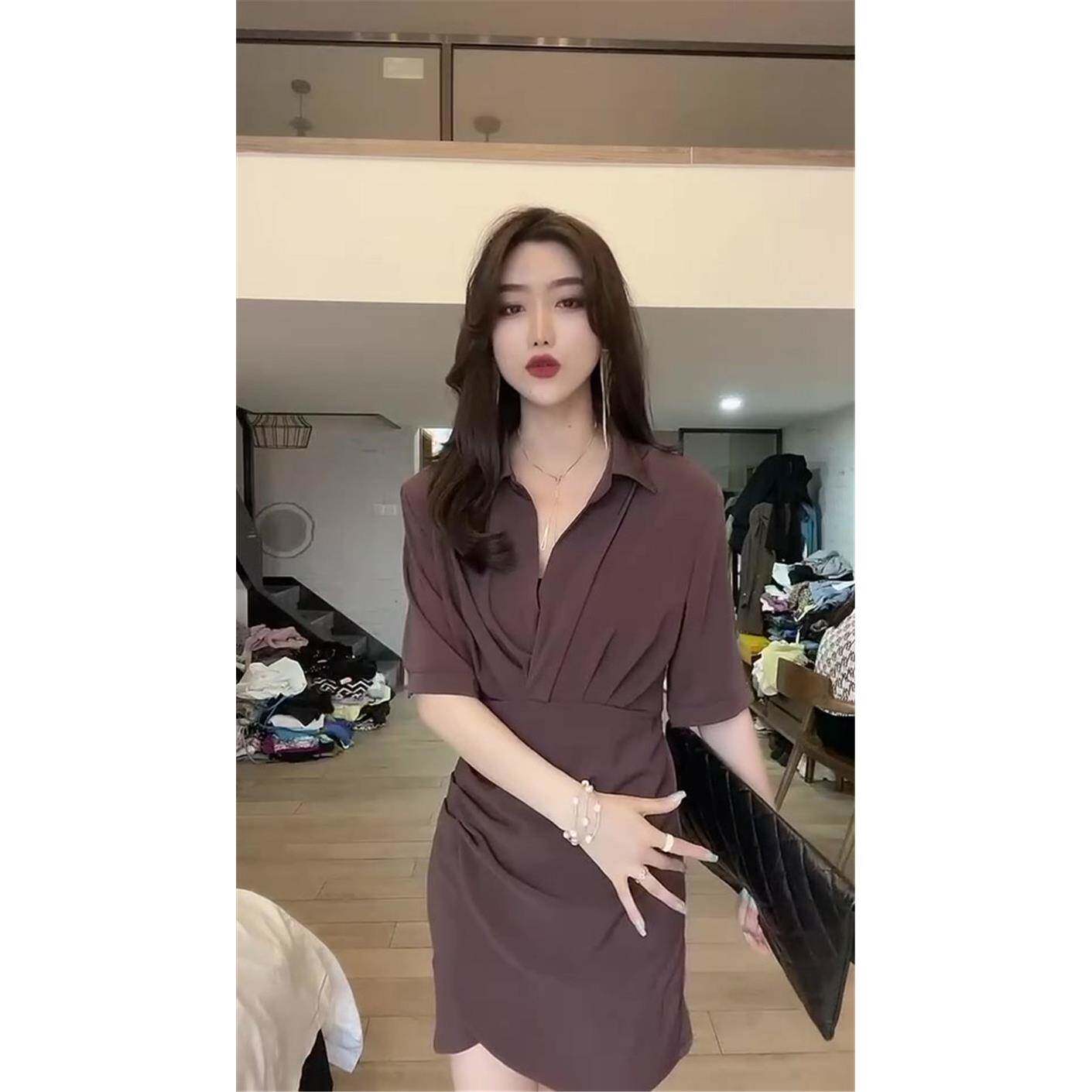 新品网红同款中长款连衣裙女短袖V领套头学生高腰2026年新款包臀