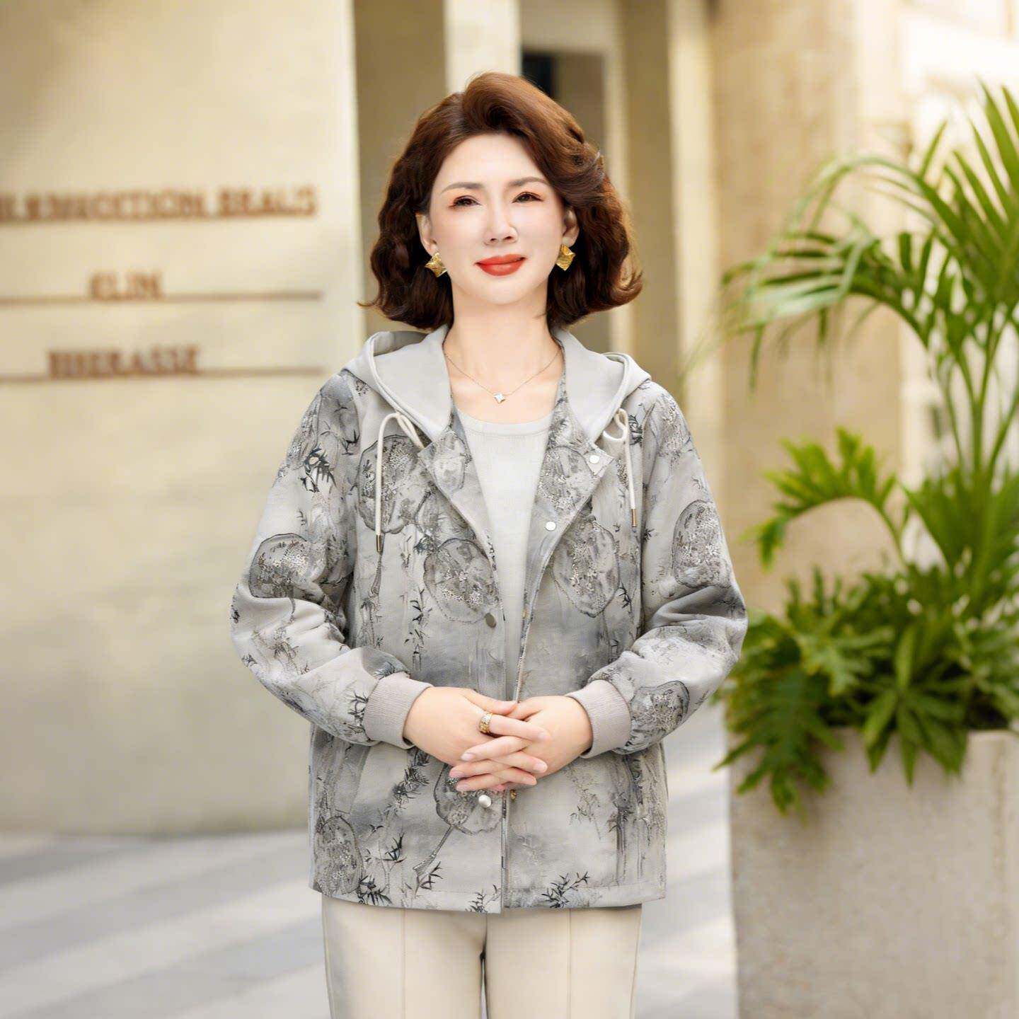 新品妈妈装春秋款外套连帽休闲上衣女士新款气质中老年女装夹克外
