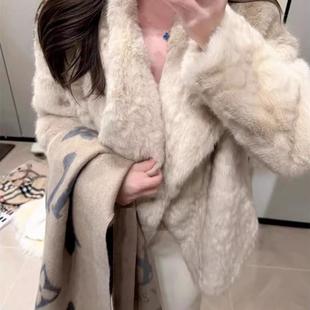 新品柔雾奶兔千金感温柔环保皮草小湖羊大衣翻领保暖短款加厚外套