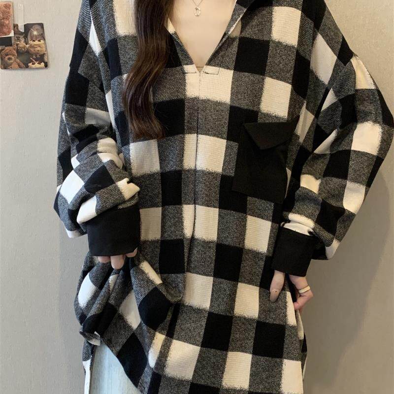 新品复古格子V领长袖衬衫女春秋新款大码胖mm显瘦遮肚宽松慵懒风