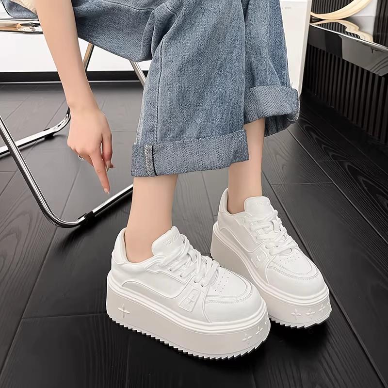 新品婚纱神器女厚底增高婚鞋新娘结婚不累脚白色伴娘鞋矮子乐运动