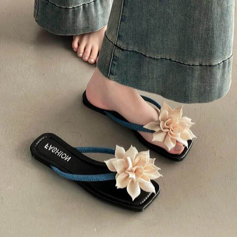 新品大码女鞋40一43花朵夹