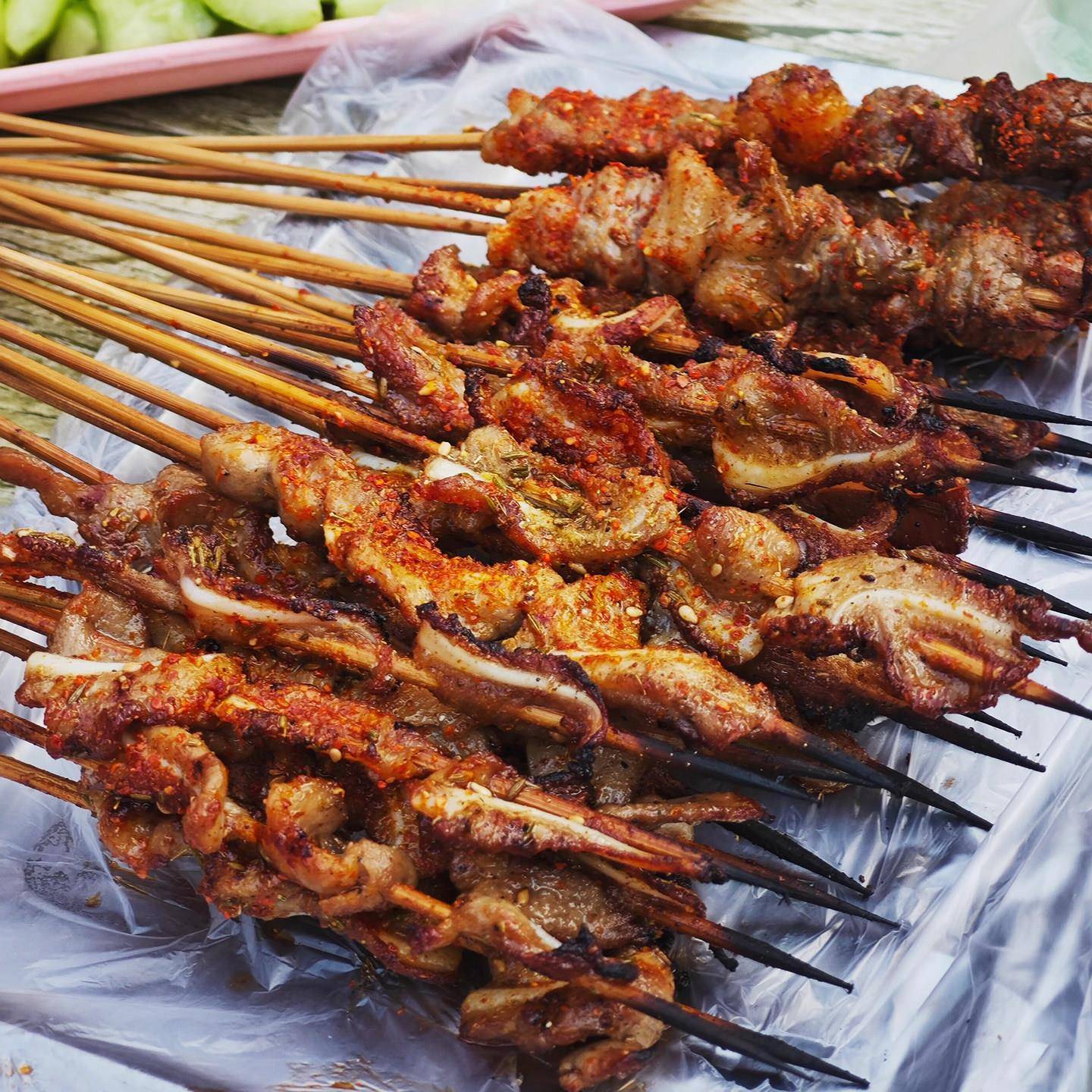新品香辣月牙骨串商用冷冻半成品油炸烧烤食材猪脆骨串腌制软骨串