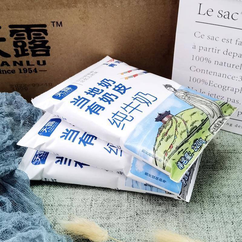 天露牛奶 青藏奶源高原 当地奶有奶皮纯牛奶 220g*16袋营养早餐奶