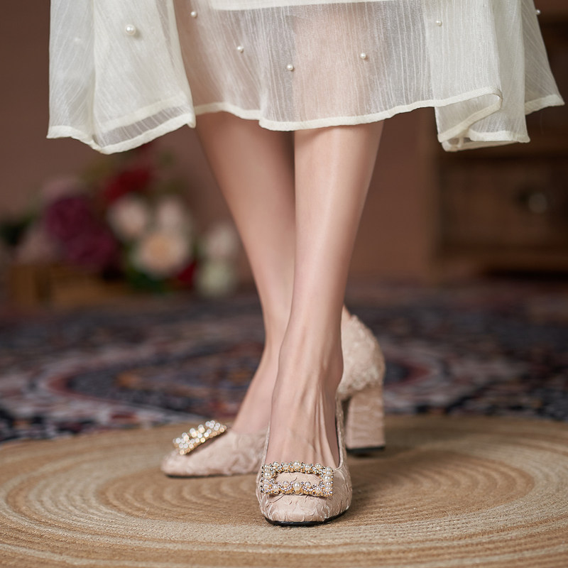 2023新款方f头粗跟高跟鞋大码41一43珍珠方扣日常女单鞋小码31323,女鞋,浅口单鞋,淘宝优惠券,粉丝福利购,淘宝优惠卷