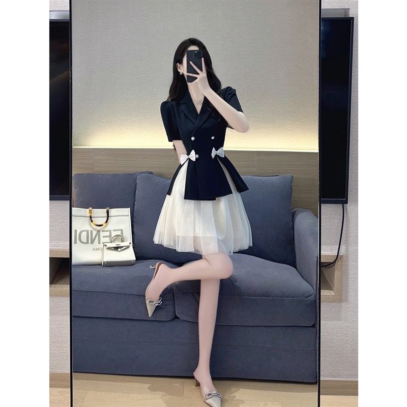 干练气质女装套装2024夏季名媛洋气时尚盐系轻熟职业西装两件套裙