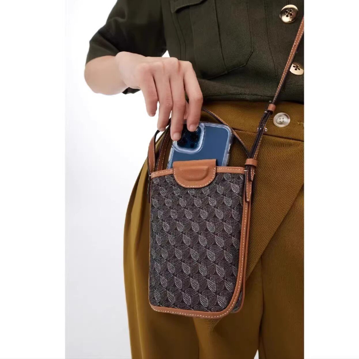 幸运锦囊老花手机报手提包单肩斜挎包水桶包迷你小包,箱包皮具/热销女包/男包,通用款女包,淘宝优惠券,粉丝福利购,淘宝优惠卷