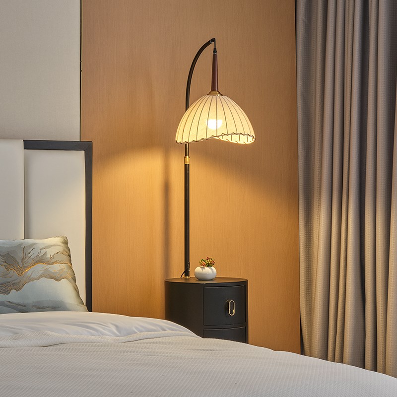 床头柜台灯卧室置物架一体小型替代储物小众设计智能极窄法式中古