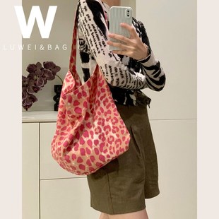 粉色Y手提单肩 韩系大容量豹纹帆布包女上班通勤松弛感包2024新款