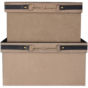 英伦轻奢风样板间衣帽间衣柜衣服包收纳盒鞋帽子围巾软装饰品摆件