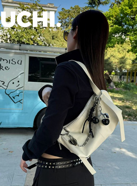 《MiuM. 樱桃pai》黑色Ins双头挂链樱桃极简春夏 包挂