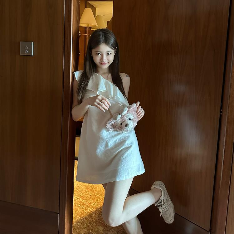 范吸吸/超嗲小白花/女装夏季2025新款裙子白色无袖露肩棉麻连衣裙