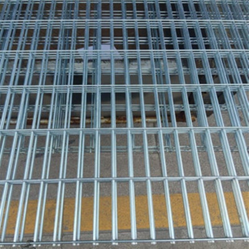西安厂家镀锌网片狗笼子防盗窗围栏网铁丝网阳台护栏方孔钢丝网孔,金属材料及制品,丝网/金属网,淘宝优惠券,粉丝福利购,淘宝优惠卷