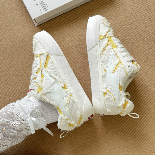 天牧闪电狂潮情侣款运动休闲板鞋