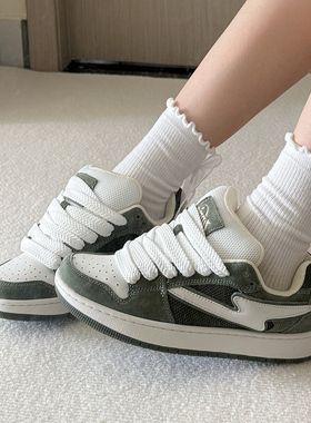 TINMUU于文文同款天牧闪电狂潮高街学院情侣时尚刺绣休闲面包板鞋