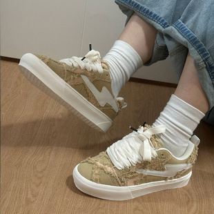 男女款 刺绣增高炸街面包板鞋 闪电狂潮学生时尚 TINMUU天牧网红同款