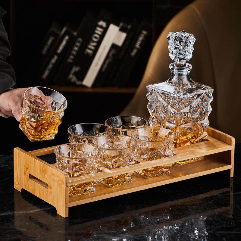 高级感威士忌酒杯酒瓶家用玻璃啤酒杯洋酒杯高档套装创意酒杯杯架