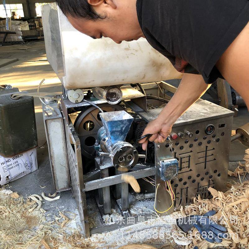 厂家现货玉米膨化机五谷杂粮四缸汽油式膨化机流动创业