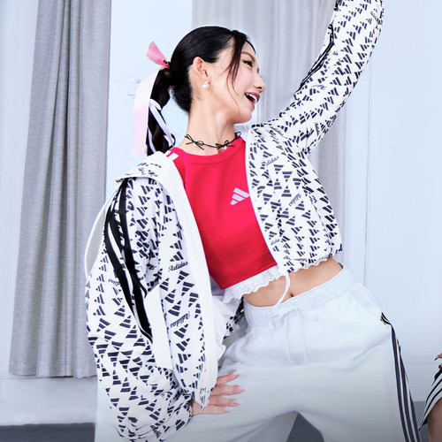 滔搏adidas阿迪达斯女子S BABY TEE运动休闲短袖T恤KC0183