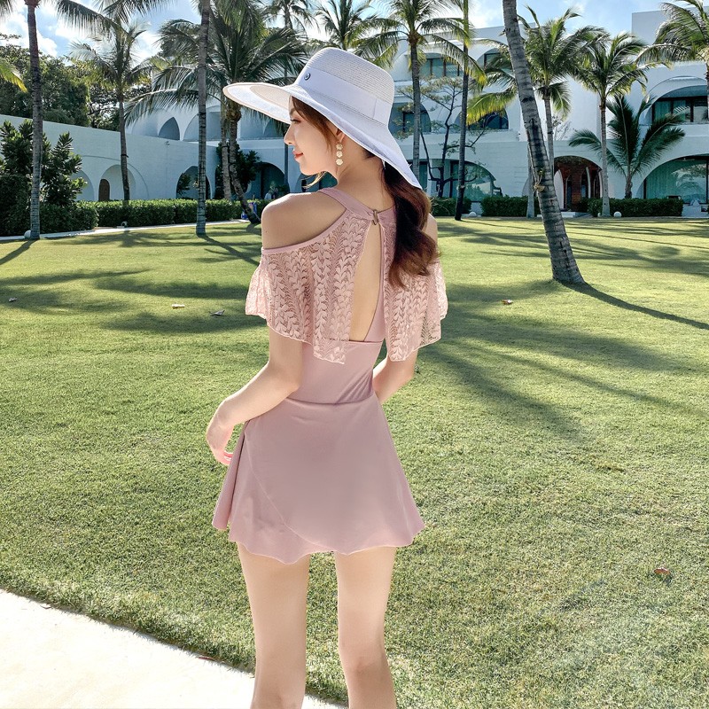 泳衣女夏2021新款温泉保守遮肚显瘦连体海边平Q角蕾丝学生大码泳
