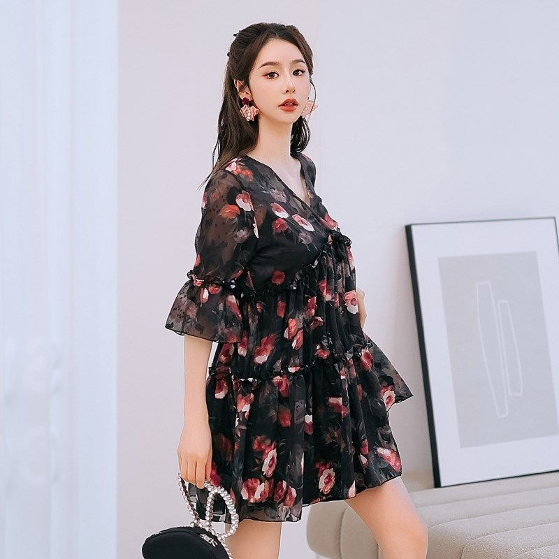 女士泳衣分体大码三件套显u瘦遮肚中年妈妈遮肉保守海边度假泡温