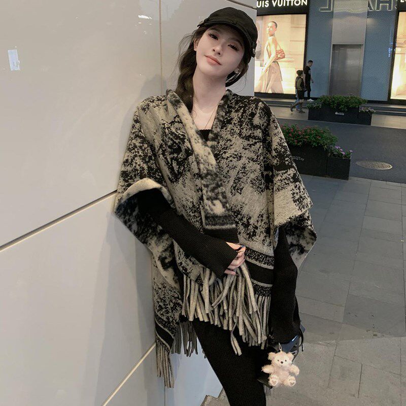 水墨花纹披肩女围巾长款国风冬季保暖高级感N旅游宽松双面斗篷披