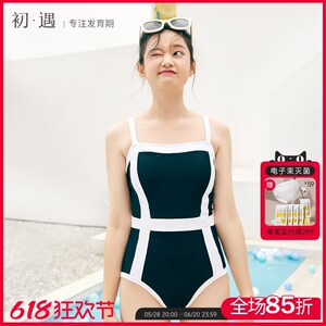 初遇新款少女泳衣女孩儿童学生甜美显G瘦度假海边黑白拼色连体泳