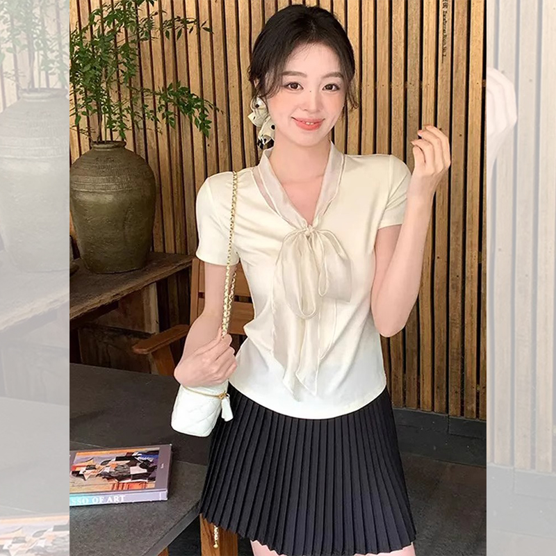 法式杏色系带v领正肩短袖t恤女夏季甜辣小个子修身掐腰短款上衣薄