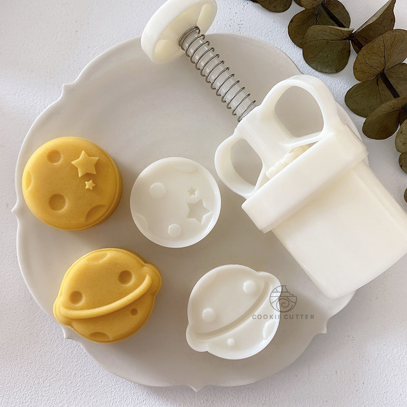 50g什么是快乐星球主题绿豆糕点冰皮广式月饼模具月亮地球模 包邮