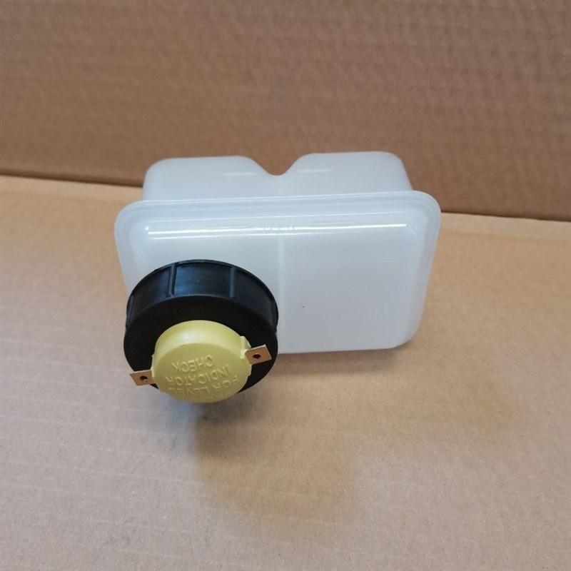 东方红LX754/800/804/904/1004拖拉机刹车油壶(原厂)