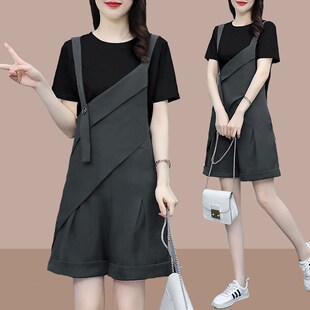 大码女装2024夏季新款胖妹妹时尚洋气减龄显瘦遮肉背带短裤两件套