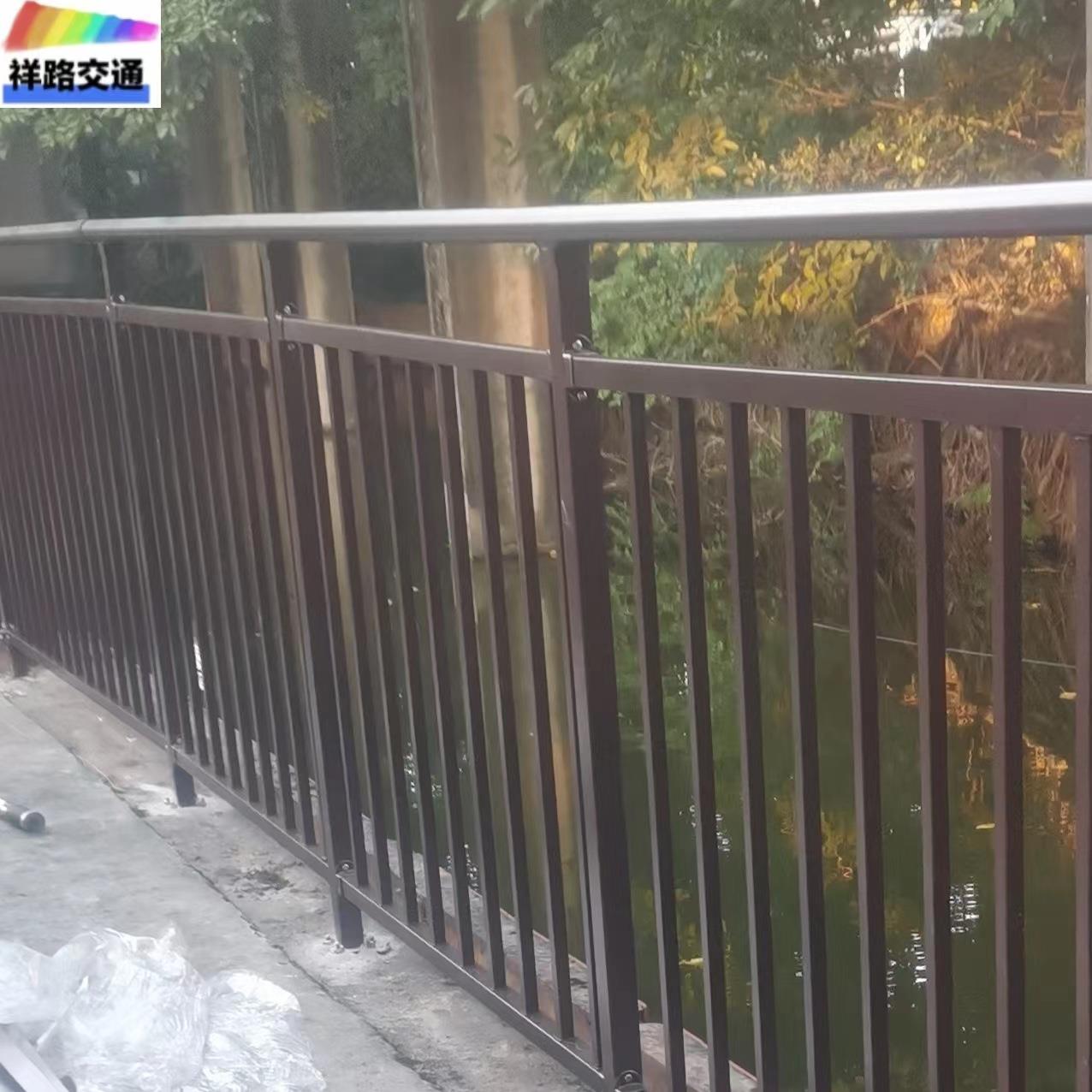 阳台护栏户外楼盘工程铁艺栏杆型钢护栏窗防护栏组装式