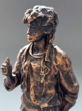 维克多崔KINO电影乐队摇滚周边雕像摆件