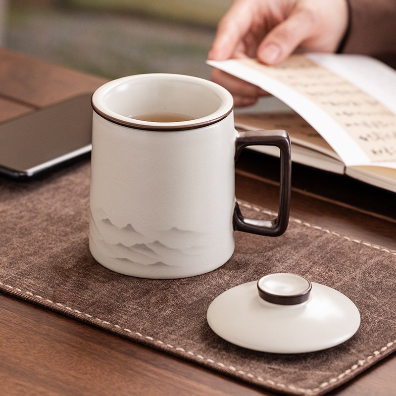 汝窑茶杯陶瓷米黄办公室泡茶杯水墨远山带盖过滤商务会议水杯