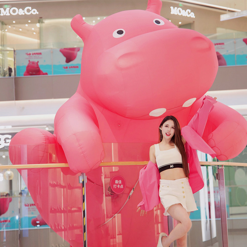 大型龙年气模定制网红动物爱国熊卡通龙气模型美陈发光爱心充气膜