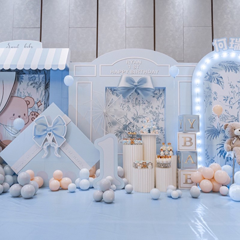 兔宝宝100天男孩气球布置蓝色系背景装饰KT板定制酒店餐厅路引牌