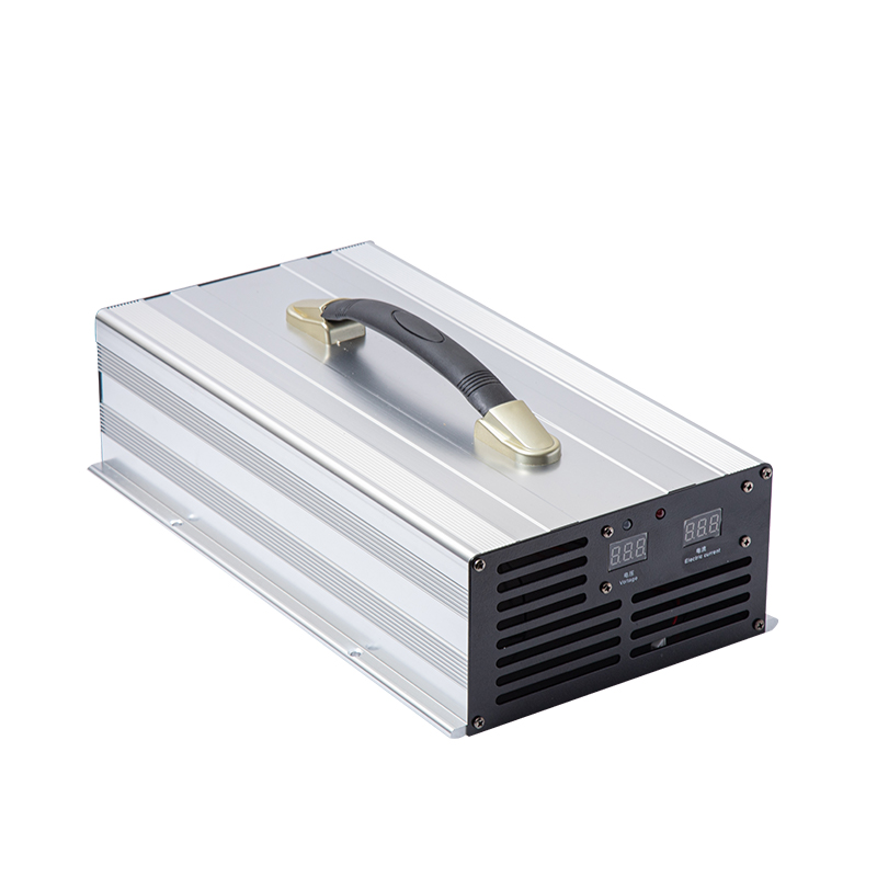 大货车大卡车启动电池快速充电器70A大电流12V24V叉车电池充电机