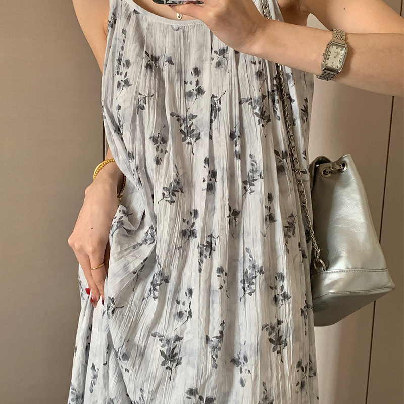玩腻 新中式复古碎花串珠吊带连衣裙女春季a字显瘦中X长款度假裙