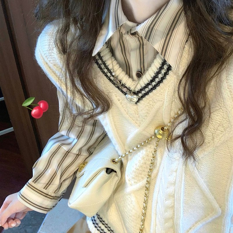 早秋穿搭套装学院风针织马甲背心叠穿条纹衬衫两件套装女2024新款