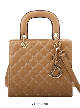 轻奢样板房装饰摆件衣柜饰品展厅陈列服装道具组合衣帽间软装包包