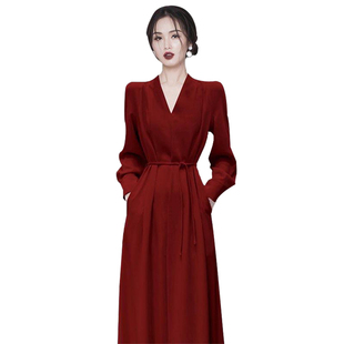 轻奢高级感礼服连衣裙2024春秋新款法式复古气质中长裙女红色长袖