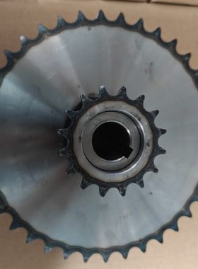 688/758收割机割台喂入搅龙筒链轮38牙-16牙耐磨钢   5T057-52280