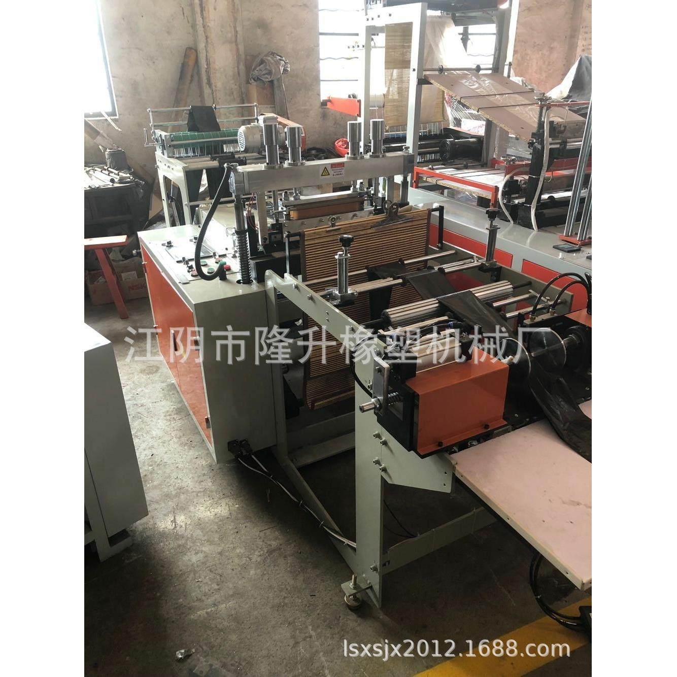 厂家供应生产全自动点断式垃圾袋塑料制袋机收卷高效放料