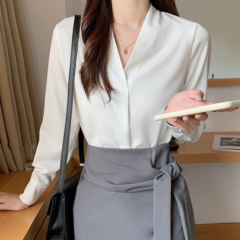 长袖雪纺白衬衫女气质职业装2025春秋新款设计感T小众宽松V领衬衣
