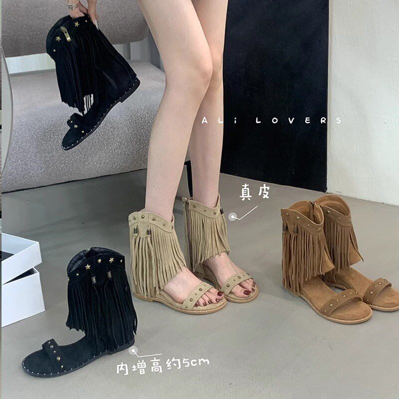 罗马凉鞋女夏季2025新款法式流苏柳钉凉靴L内增高露趾黑色圆头短