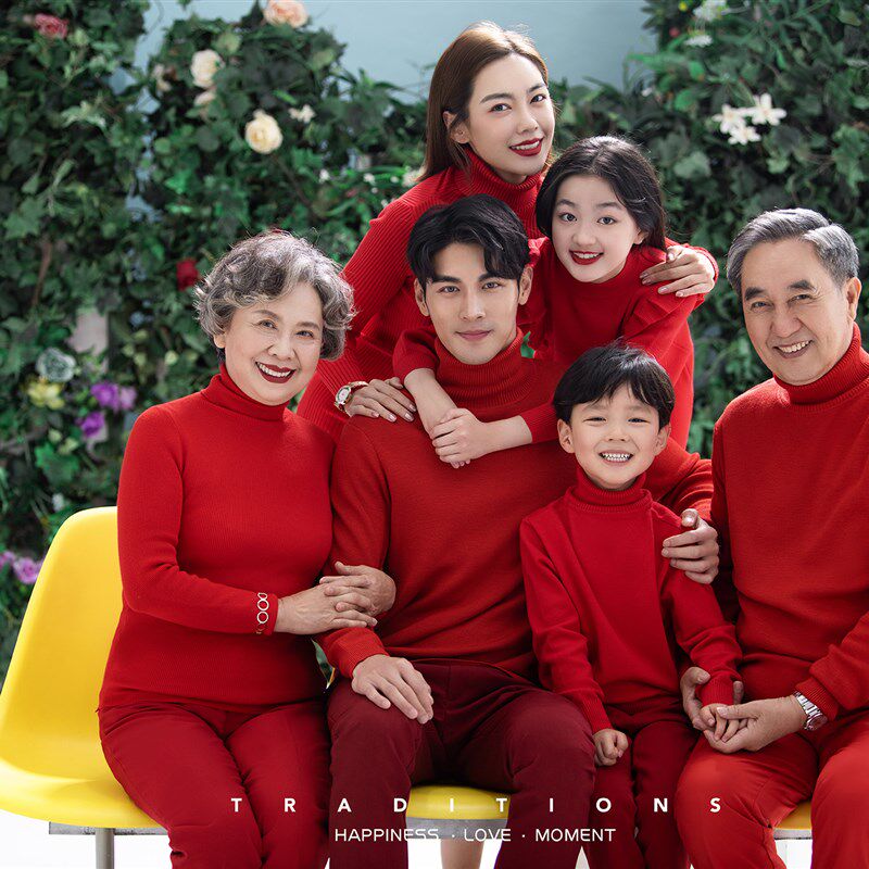 新款影楼亲子主i题拍照服装红色新年毛衣全家福一家六口日常套装