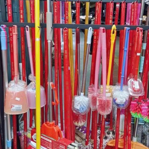 超市挂拖把扫把展示架拖布货架五金店收纳放扫帚移动陈列置物架子