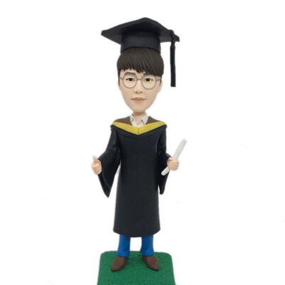 定制毕业礼物送女生 送同学 大学纪念品手工卡通人偶公仔真人